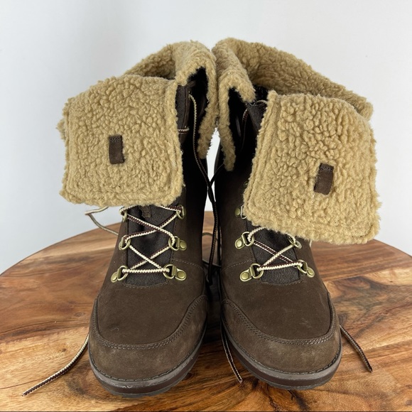*SOLD Timberland Earthkeepers Sherpa-lined Wedge Boots - Picture 2 of 11